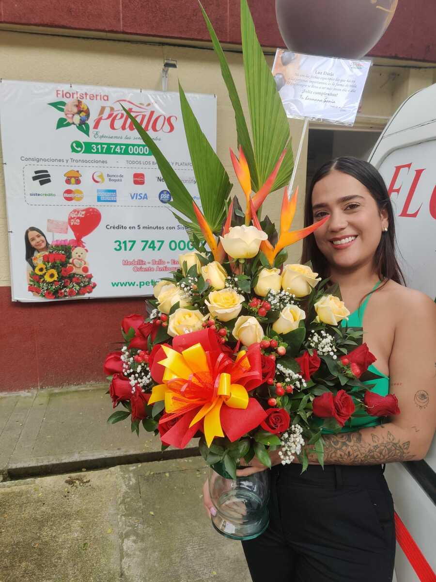 Floristería Flores sabaneta Es tu cumpleaños la mejor ocasión para expresarte nuestro afecto y cariño. sabaneta Antioquia Atencion 24horas